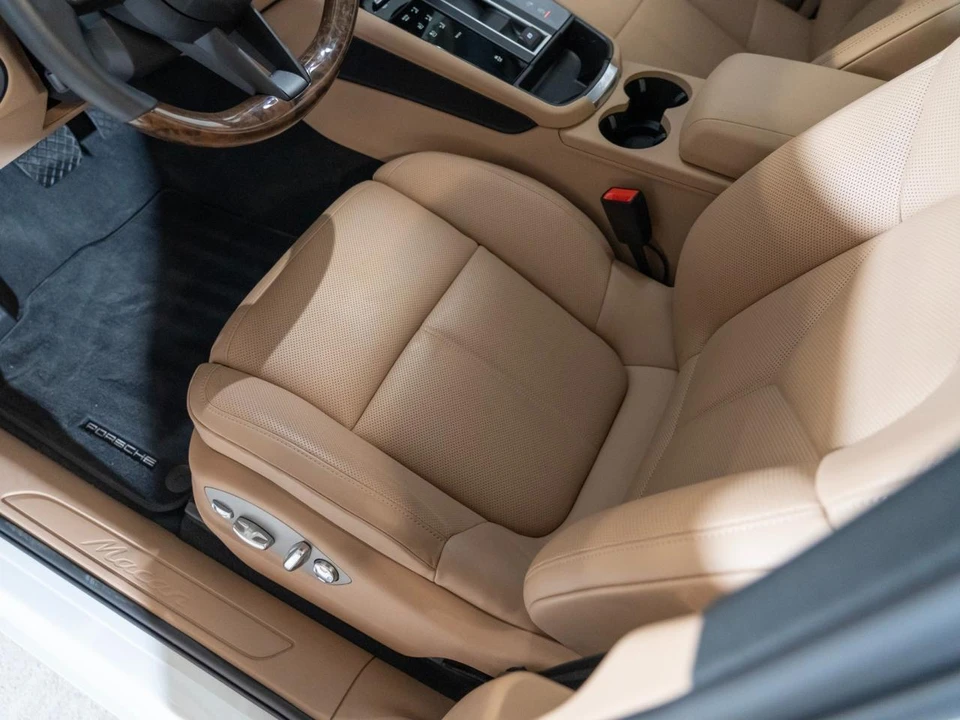 2026 Porsche Macan Electric - Image 15 of 29