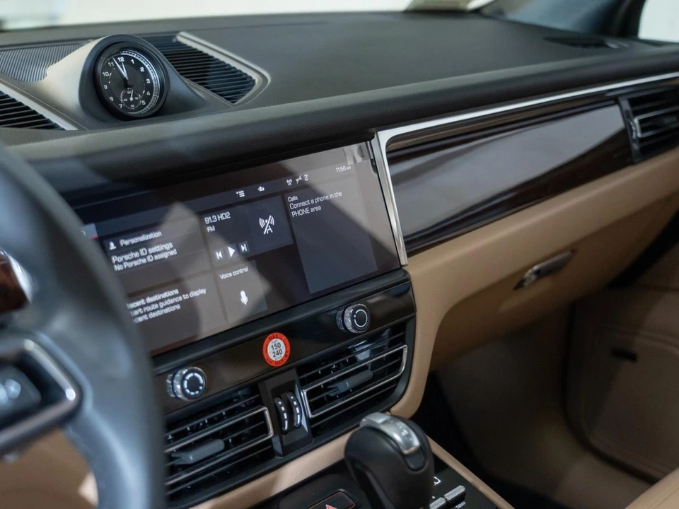2026 Porsche Macan Electric - Image 22 of 29