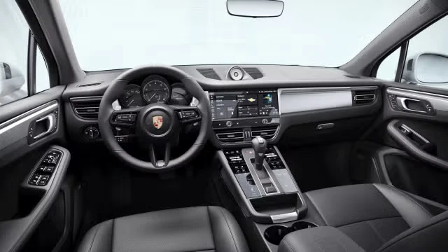 2026 Porsche Macan - Image 26 of 31