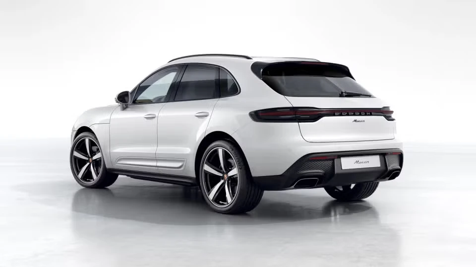 2026 Porsche Macan - Image 19 of 31