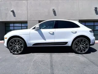 2026 Porsche Macan - Image 13 of 31