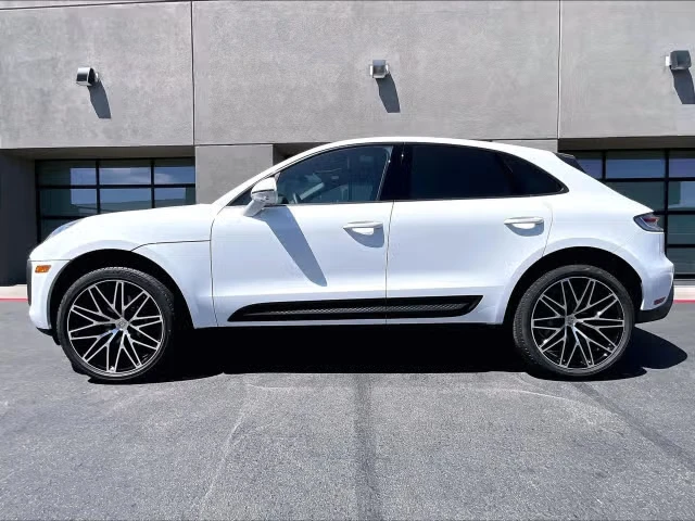 2026 Porsche Macan - Image 10 of 31