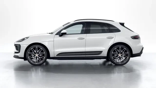 2026 Porsche Macan - Image 14 of 30