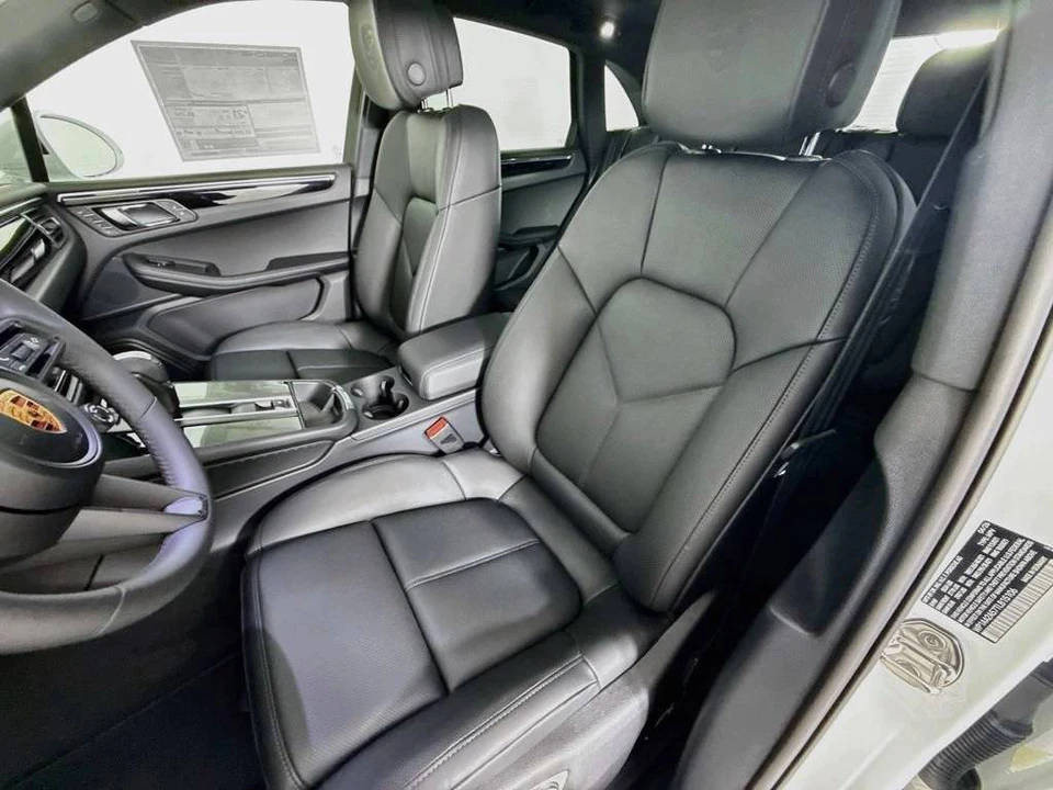 2026 Porsche Macan Electric - Image 5 of 5
