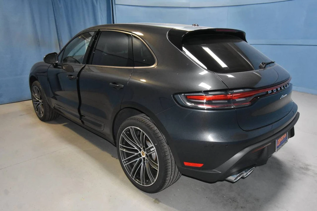 2026 Porsche Macan Electric - Image 3 of 4