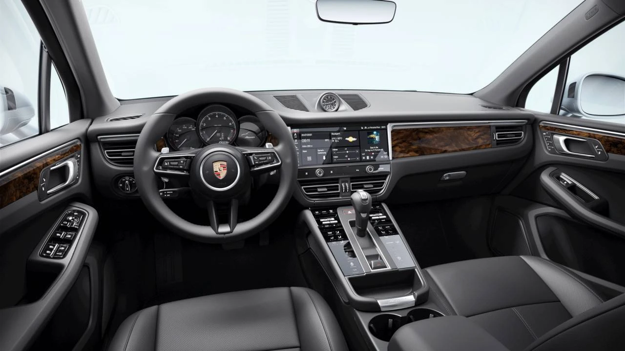 2026 Porsche Macan - Image 9 of 10
