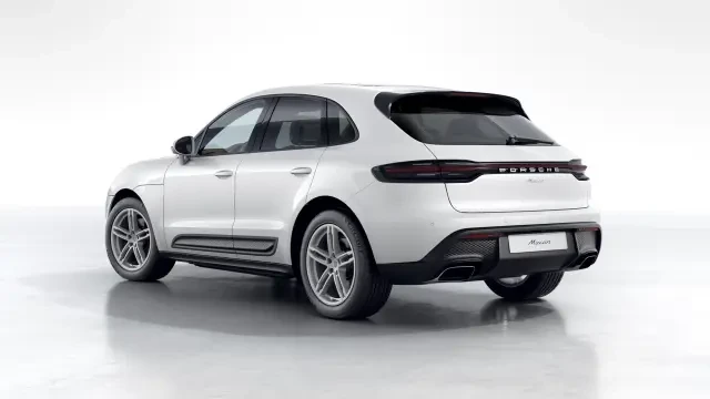 2026 Porsche Macan - Image 22 of 31