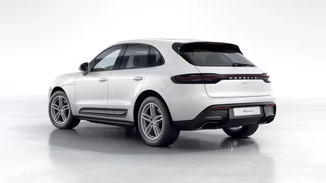 2026 Porsche Macan - Image 18 of 31
