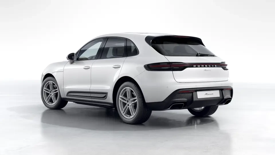 2026 Porsche Macan - Image 23 of 31