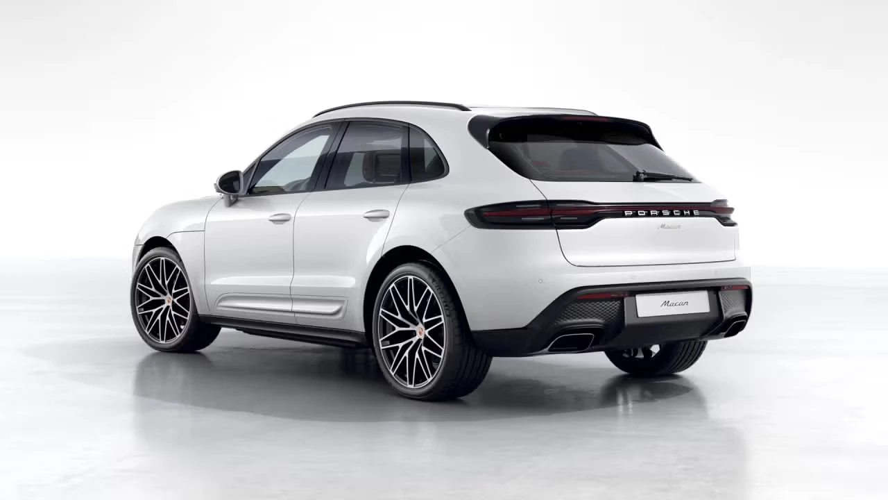 2026 Porsche Macan - Image 20 of 31