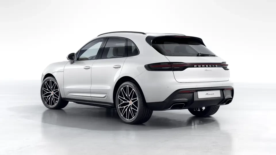 2026 Porsche Macan - Image 23 of 31