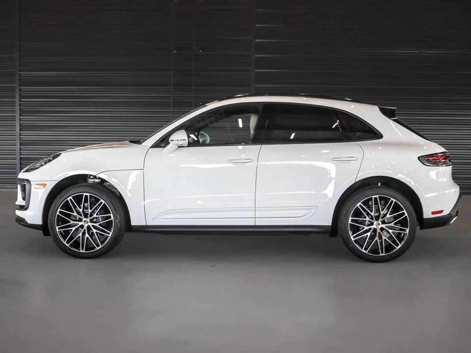 2026 Porsche Macan - Image 2 of 5