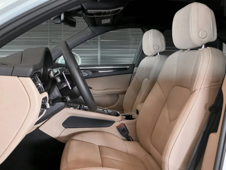 2026 Porsche Macan - Image 5 of 5