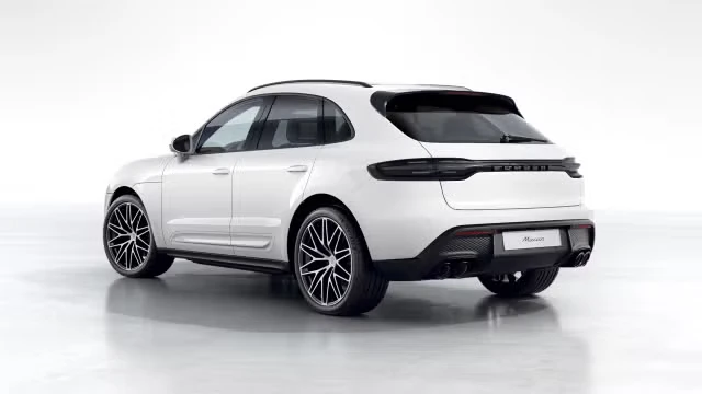 2026 Porsche Macan - Image 18 of 31