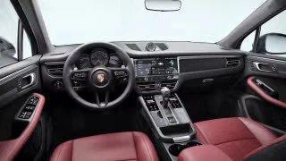 2026 Porsche Macan - Image 25 of 31