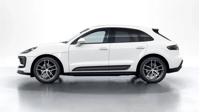 2026 Porsche Macan - Image 14 of 30