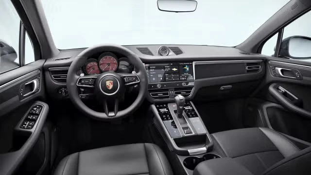 2026 Porsche Macan - Image 26 of 31