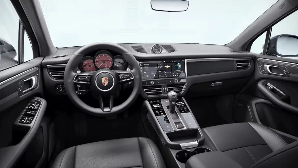2026 Porsche Macan - Image 27 of 31