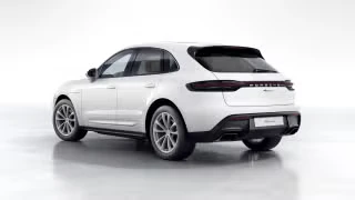 2026 Porsche Macan - Image 17 of 31