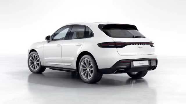 2026 Porsche Macan - Image 18 of 31
