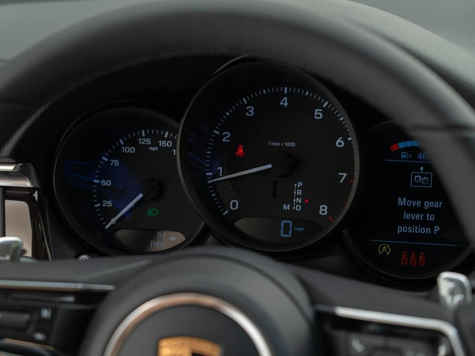 2026 Porsche Macan - Image 30 of 31
