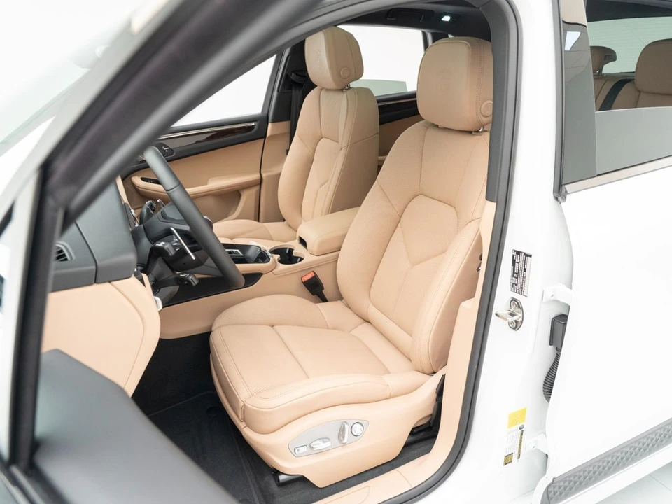 2026 Porsche Macan - Image 5 of 31