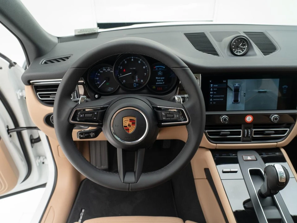 2026 Porsche Macan - Image 31 of 31