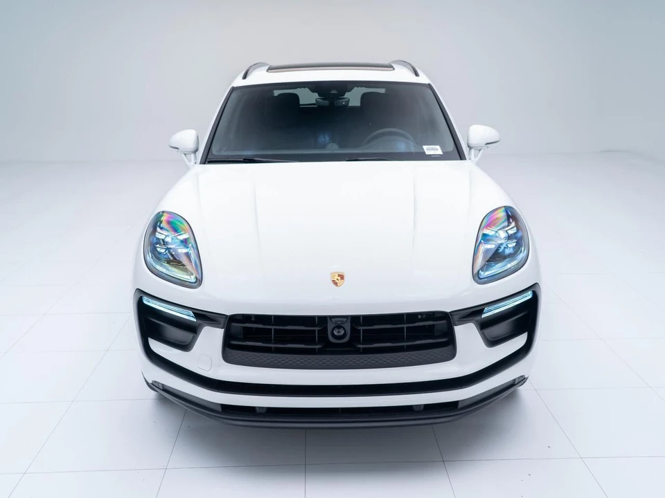2026 Porsche Macan - Image 6 of 31