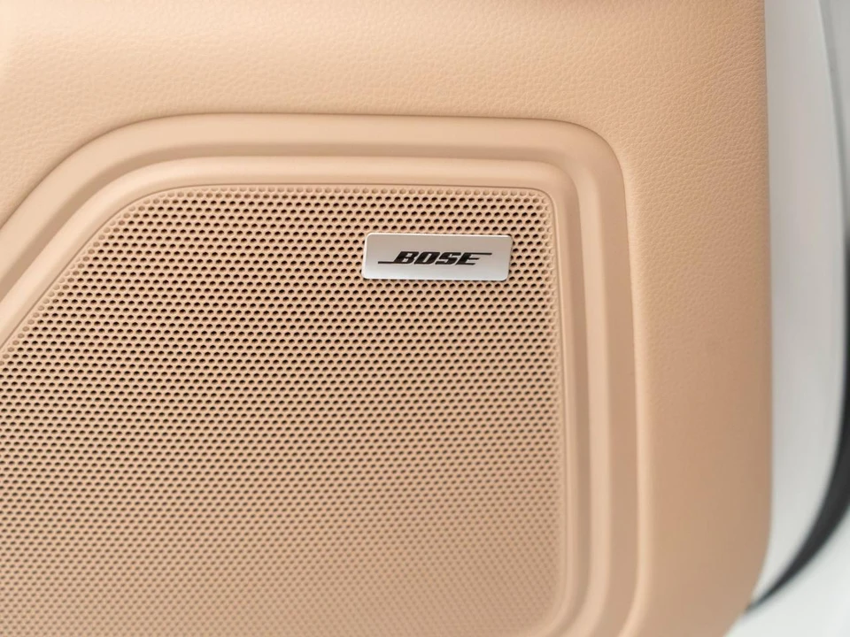 2026 Porsche Macan - Image 22 of 31