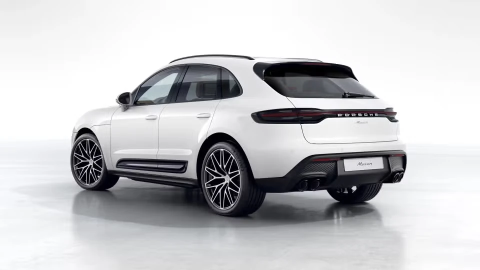 2026 Porsche Macan Electric - Image 19 of 31