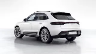 2026 Porsche Macan Electric - Image 17 of 31
