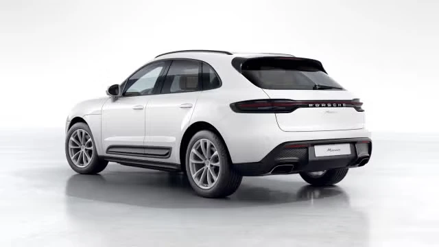 2026 Porsche Macan Electric - Image 18 of 31