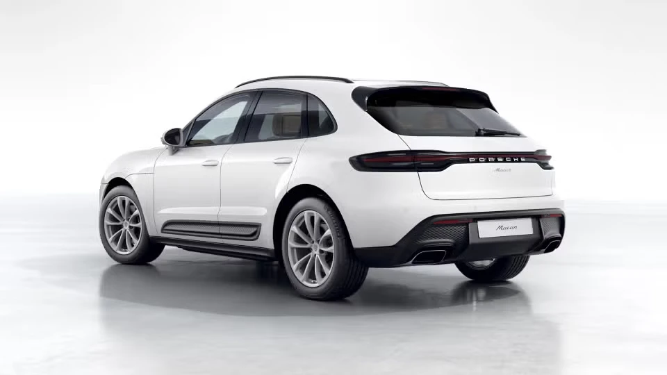 2026 Porsche Macan Electric - Image 19 of 31