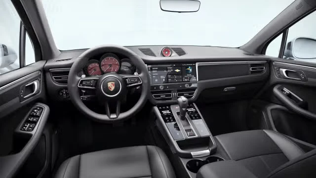 2026 Porsche Macan - Image 26 of 30