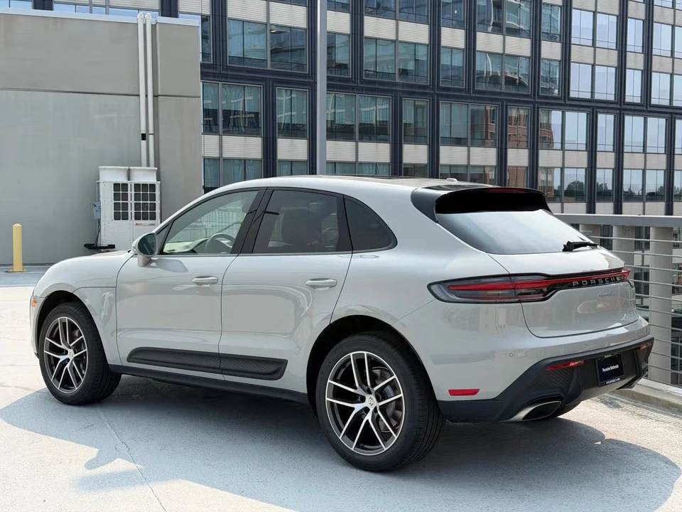 2026 Porsche Macan Electric - Image 20 of 31