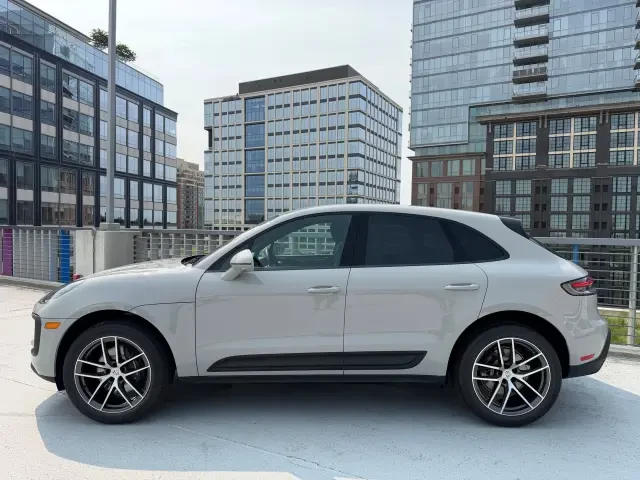 2026 Porsche Macan Electric - Image 14 of 31