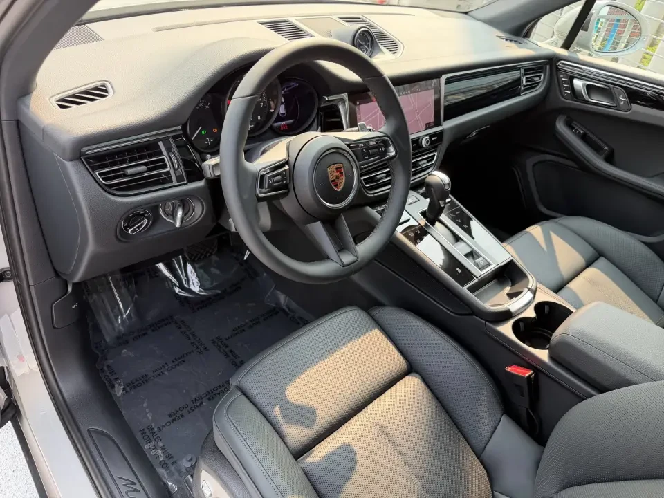 2026 Porsche Macan Electric - Image 31 of 31