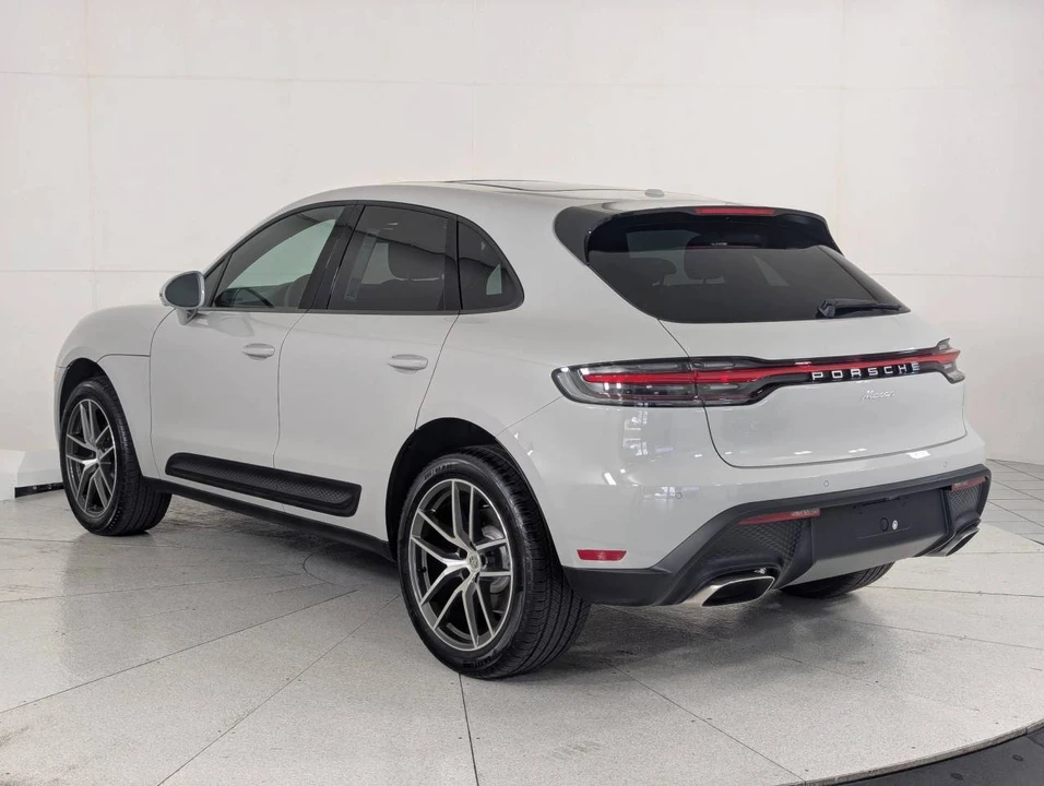 2026 Porsche Macan Electric - Image 3 of 4