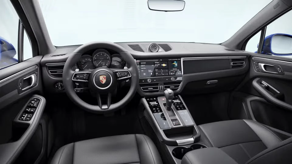 2026 Porsche Macan - Image 27 of 31