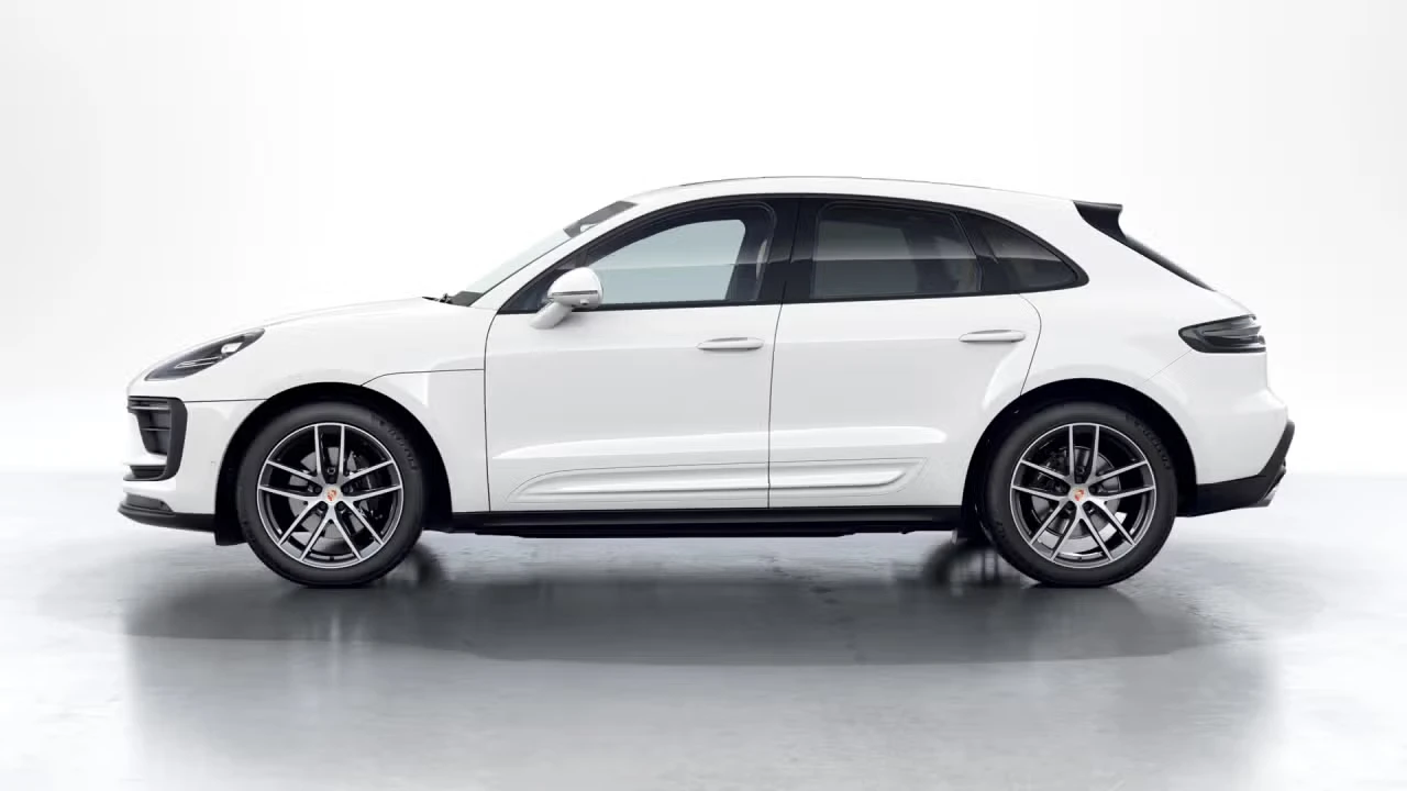 2026 Porsche Macan - Image 12 of 31