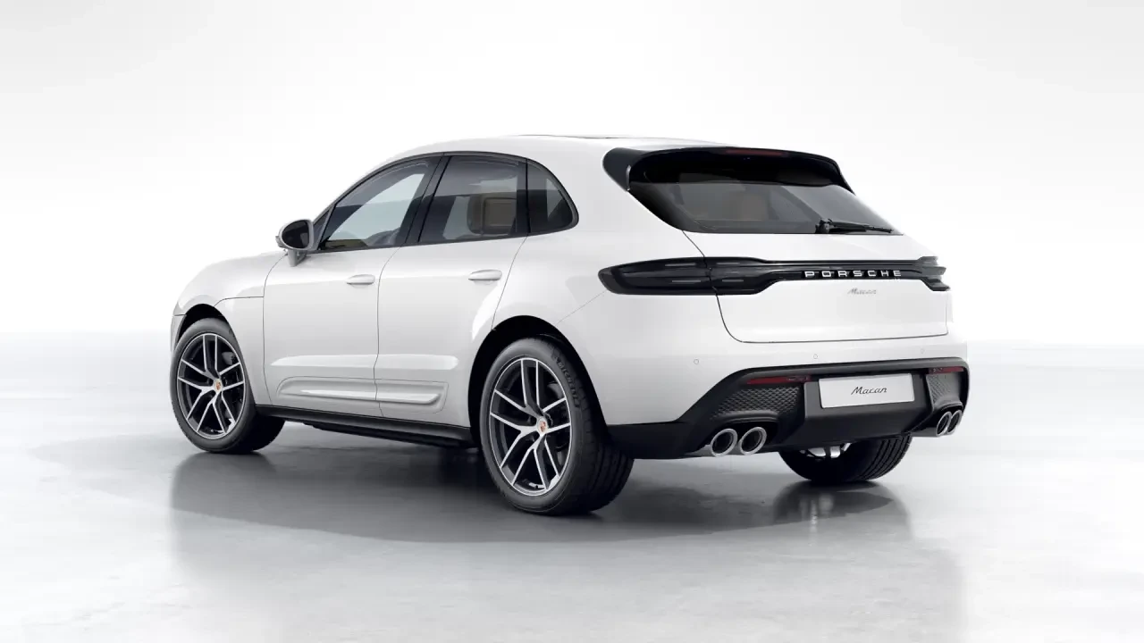 2026 Porsche Macan - Image 24 of 31