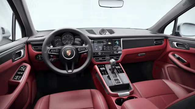 2026 Porsche Macan - Image 26 of 31