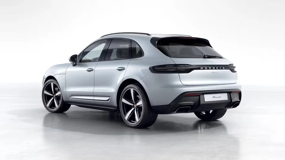 2026 Porsche Macan - Image 19 of 31