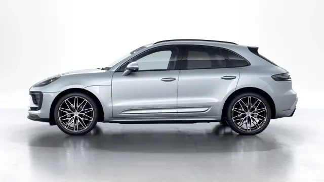 2026 Porsche Macan - Image 14 of 31