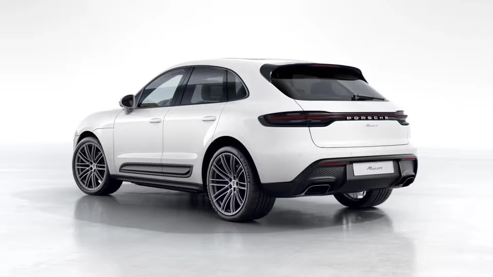 2026 Porsche Macan - Image 19 of 31