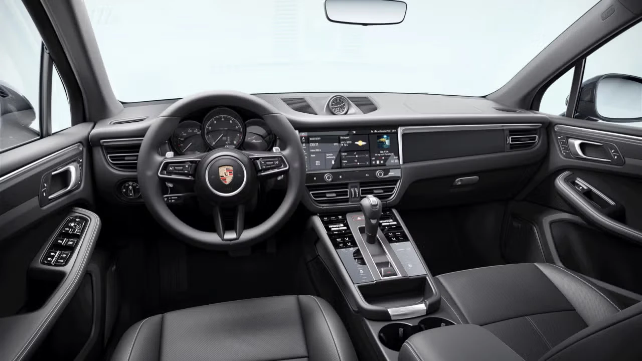 2026 Porsche Macan - Image 28 of 31