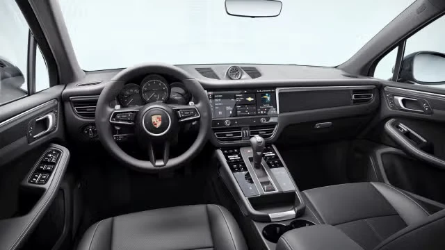 2026 Porsche Macan - Image 26 of 31
