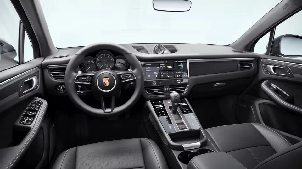 2026 Porsche Macan - Image 27 of 31