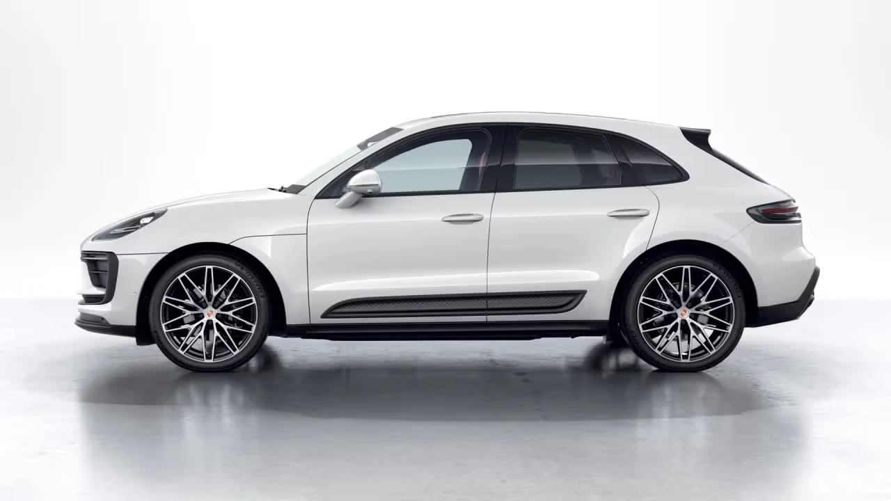 2026 Porsche Macan - Image 12 of 31