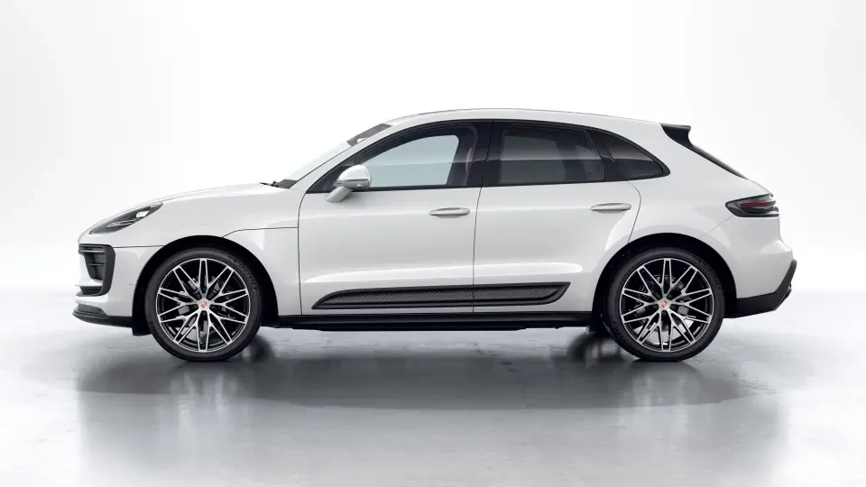 2026 Porsche Macan - Image 15 of 31
